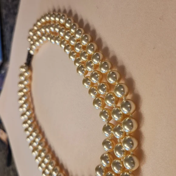 SALE!! Vintage Jackie Onassis Pearl Necklace - Picture 4 of 9